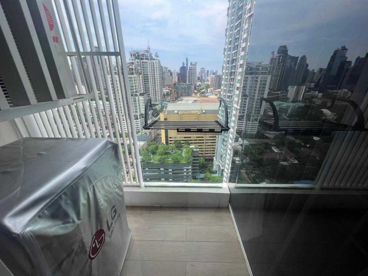 2 Bedroom Luxury Apartment 3 Min Walk From Bts Ekkamai Банкок Екстериор снимка