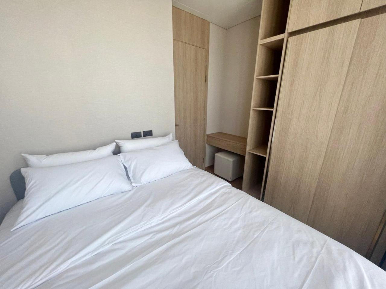 2 Bedroom Luxury Apartment 3 Min Walk From Bts Ekkamai Банкок Екстериор снимка